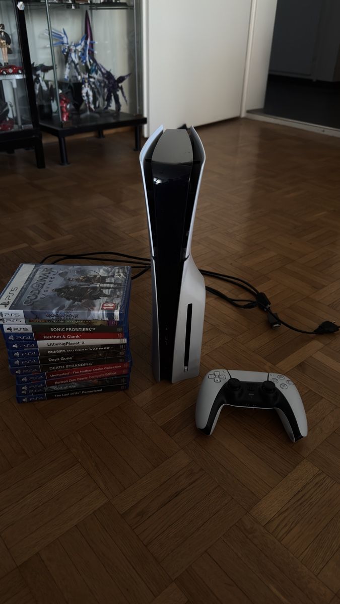 Sony Console: Playstation 5 mit spiele  – Usato da Winterthur venduto da mir_vz7w