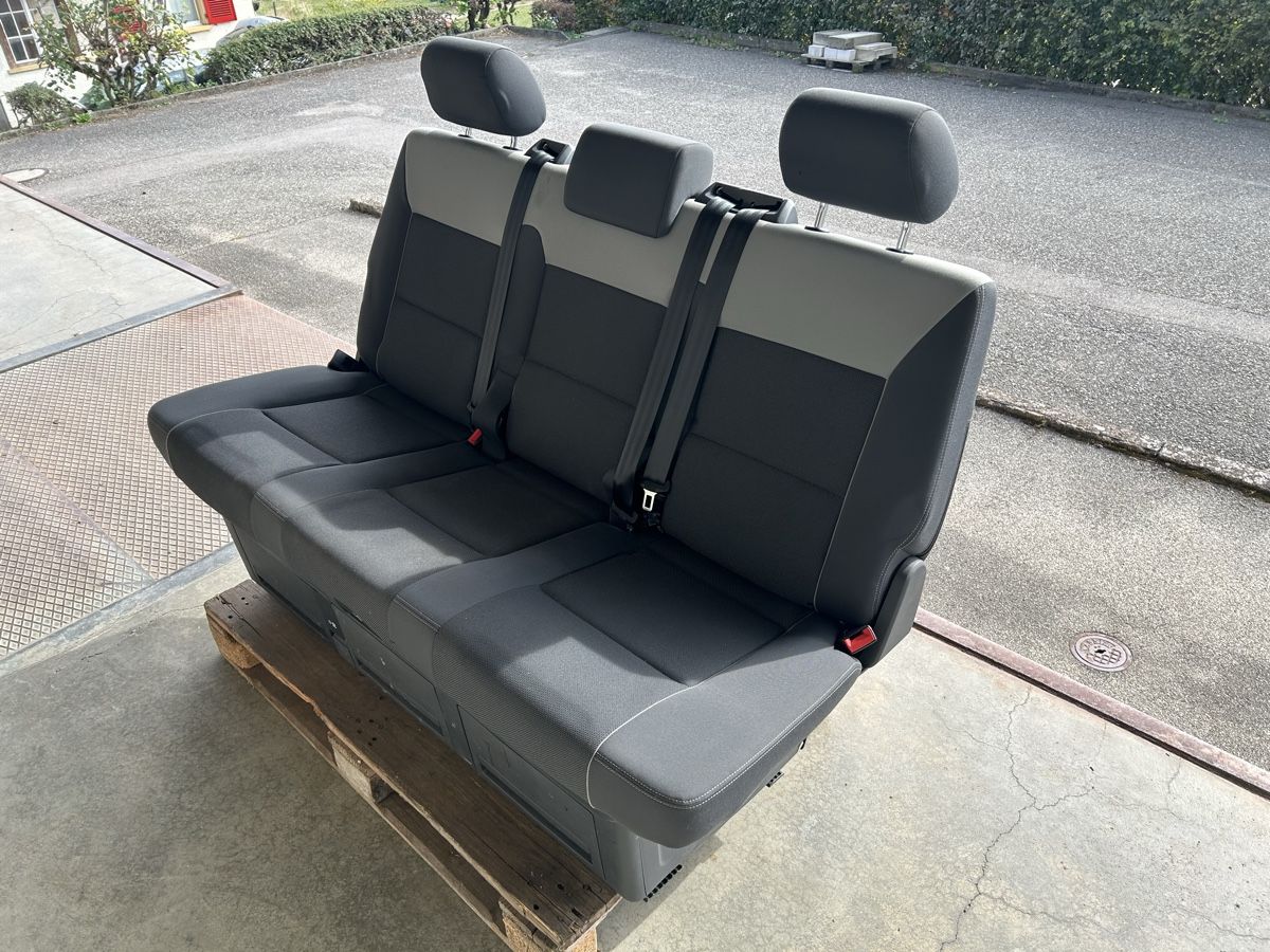 Volkswagen Tutti pezzi di ricambio auto: Sitzbank VW T6 – Usato da Müntschemier venduto da tom_sv68