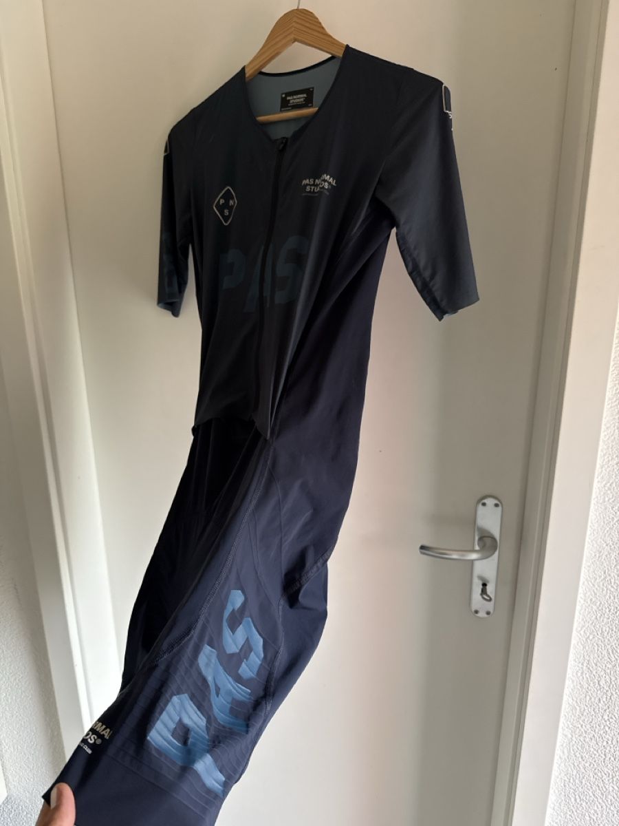 Pas Normal Studios Canottiere & Pantaloni: Pas normal studio mechanism pro speedsuit  – Nuovo (secondo la descrizione) da Sugiez venduto da Rulio_xx 4