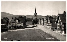 Urnäsch. Blick zu Dorfplatz und Kirche