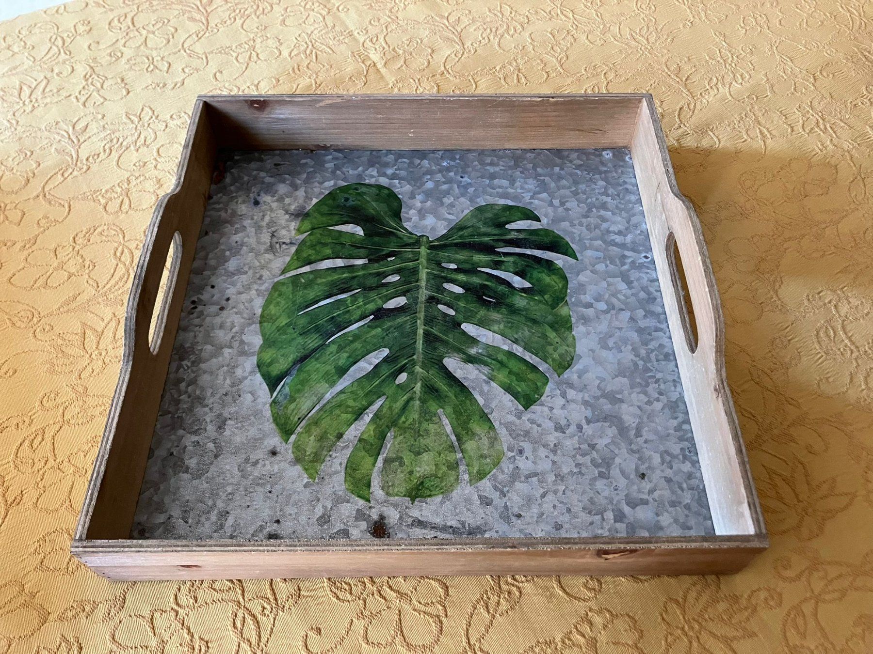 Piatti di portata: Vassoio in legno e metallo 40x40 cm – Usato da Melano venduto da H-Sara 1