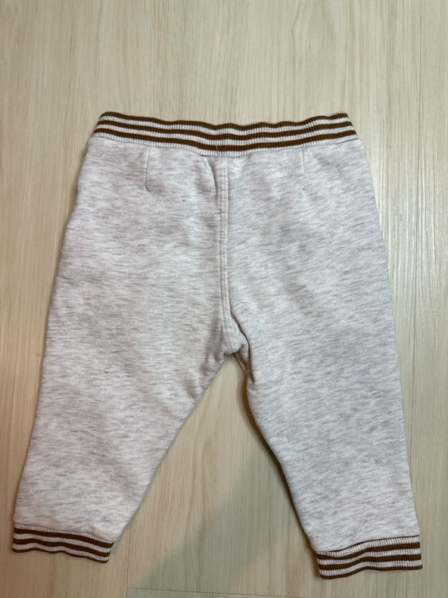 Hosen: Grey jogging bottoms with striped cuffs, size 12 months – Gebraucht aus Effretikon von lio_gjr8 3