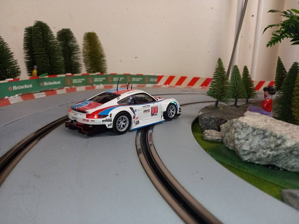 Carrera Piste: Carrera Digital 132 Porsche 911 RSR – Usato da Langenthal venduto da noa_9wcy