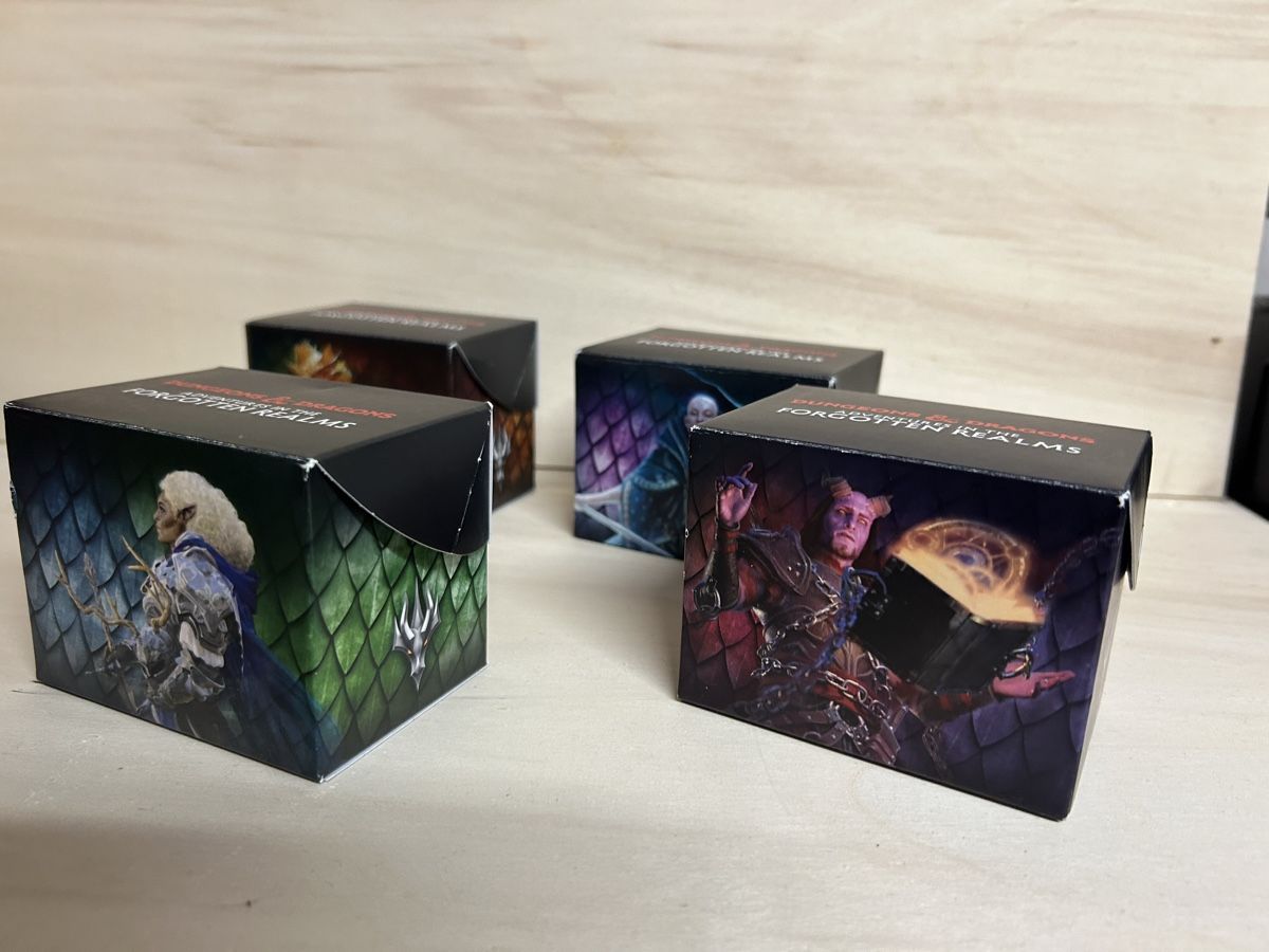 Spiele: 4x D&D Forgotten Realms Commander Deckboxen komplett – Gebraucht aus Malans GR von Grzknack 1