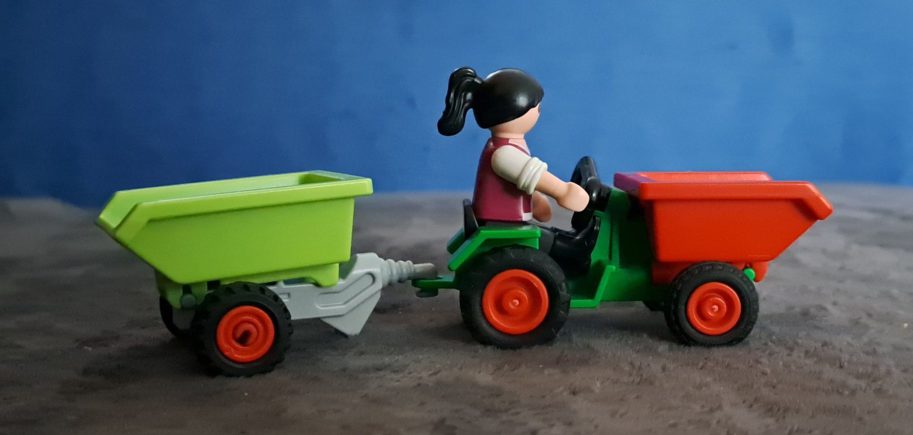Statuette: Playmobil Mädchen mit Traktor – Usato da Breitenbach venduto da Lucky0518 1