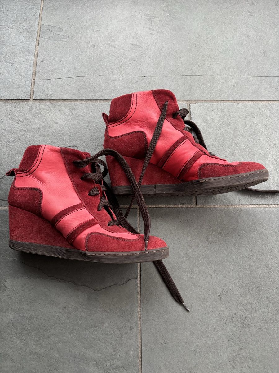 Damenschuhe: Damen Sneaker Leder Keilabsatz Khrio – Gebraucht aus Münsingen von Richigen