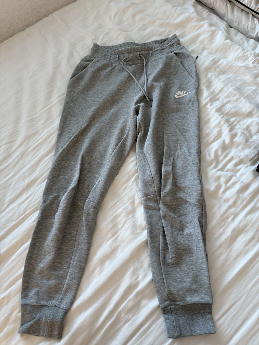 Nike Pantaloni: Nike Jogginghose XS – Usato da Volketswil venduto da habibeoez 3