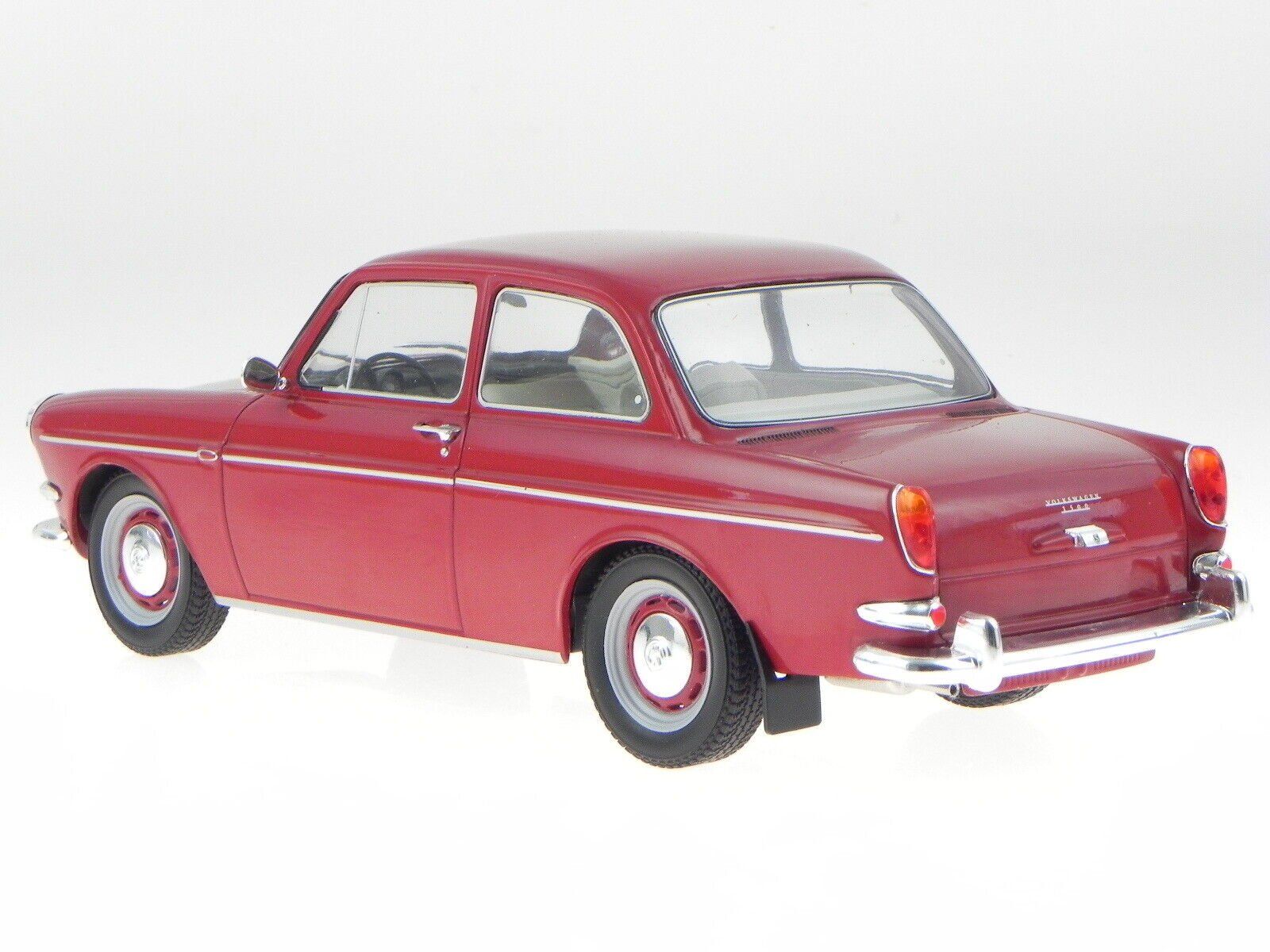 Volkswagen Modellini d'auto: VW 1500 S Typ 3 1963 , Modelcar Group , 1:18 – Nuovo e nell'imballaggio originale da Goldach venduto da Feivel9 2