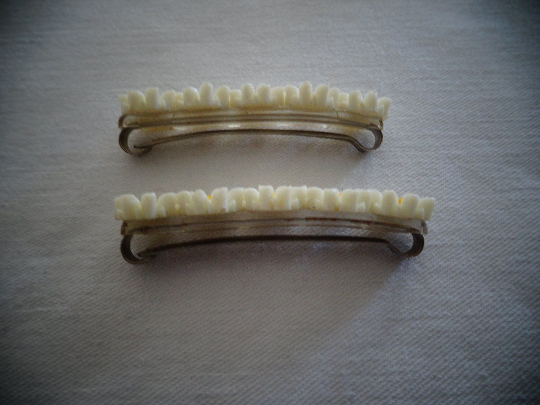 Haarschmuck: 2 alte Haarspangen Gänseblümchen – Gebraucht aus Neerach von jenny062 2