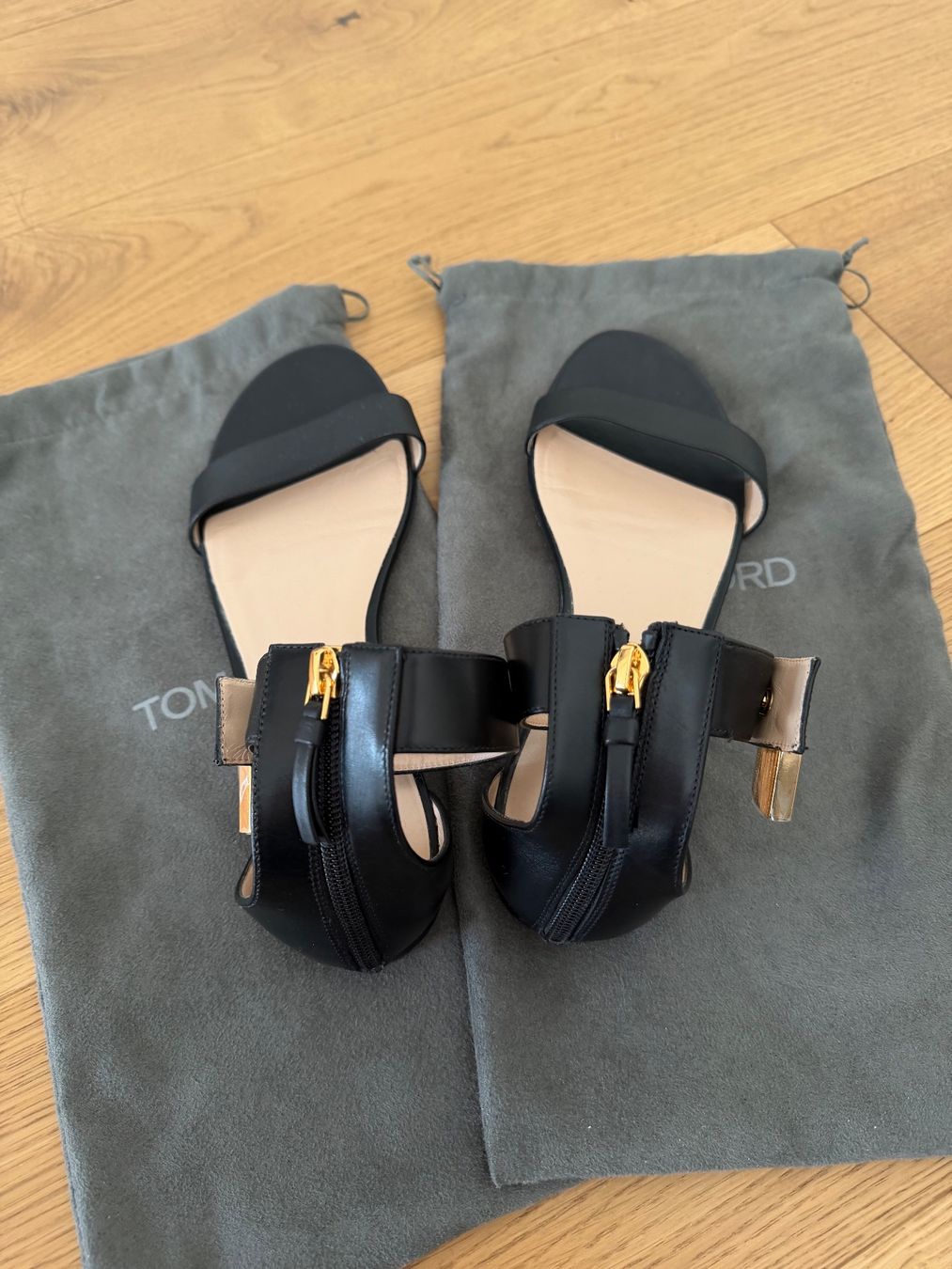 Tom Ford Chaussures femmes: Tom Ford Leather Sandals – D'occasion à Zürich par ank_5qjk 1