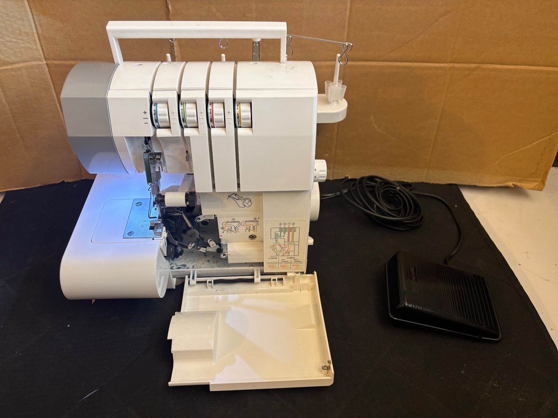 Singer Macchine da cucire: Singer 14SH754 Overlock -  Nähmaschine – Usato da Lausen venduto da sen_jm7c 3