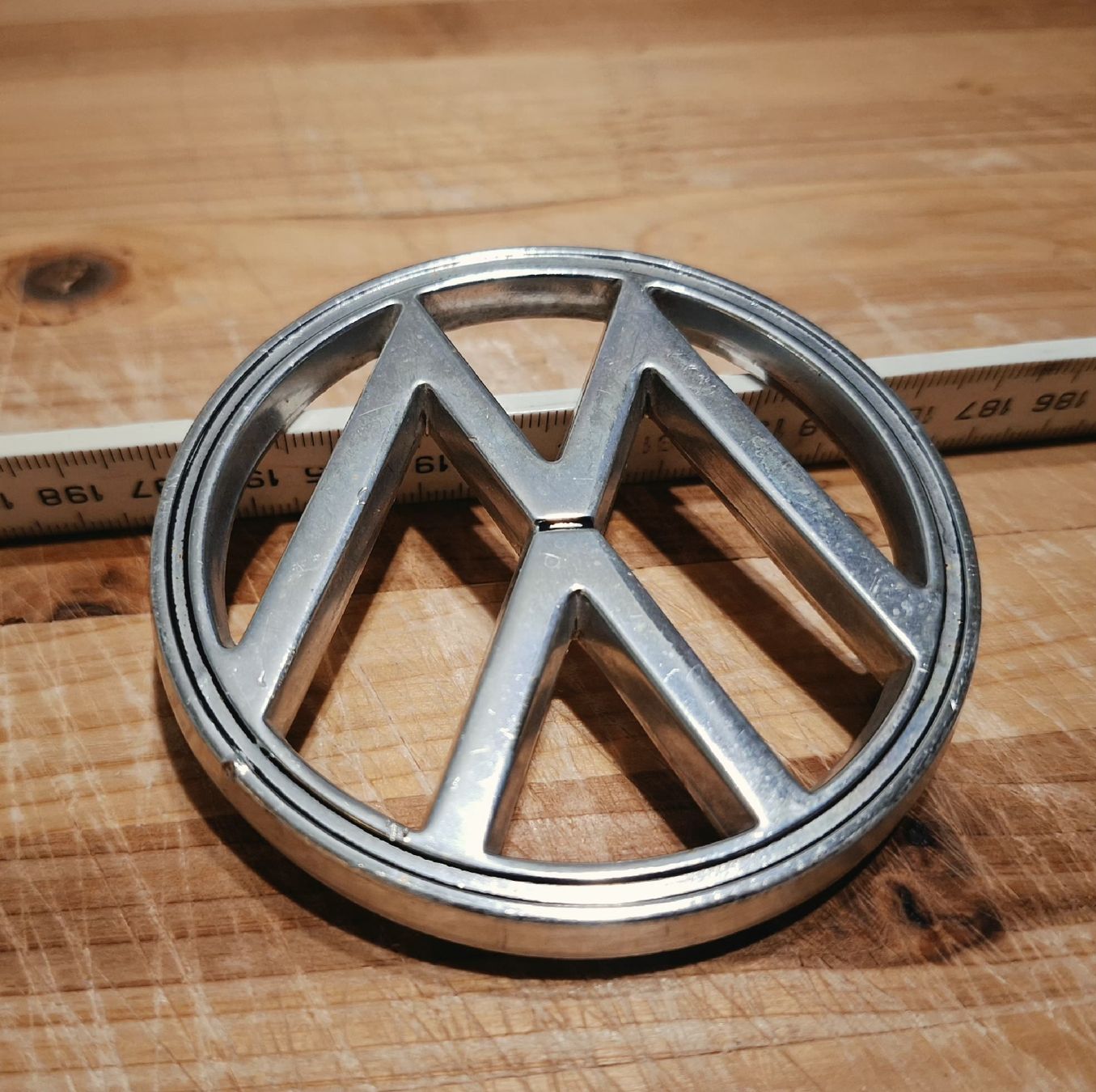 VW Alle Autoersatzteile: VW Käfer Emblem – Gebraucht aus Triesen von BLACKSHEEP75 2