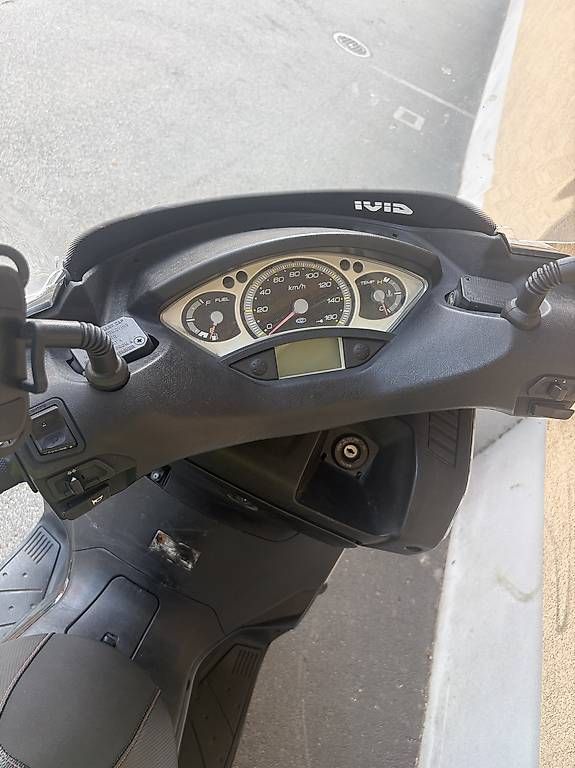 Scooters: Xmax 250i – Gebraucht aus Lugano von sls_5z8c 2