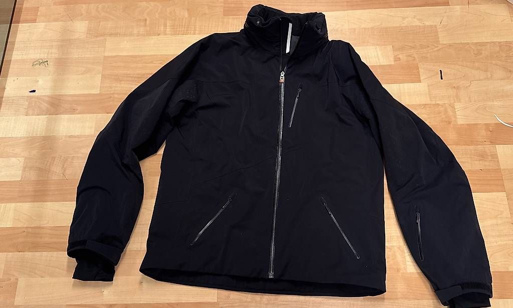 Mountain Force Giacche: Skijacke Mountain Force Gr 56 wie neu – Nuovo (secondo la descrizione) da Oberweningen venduto da Ardnas89