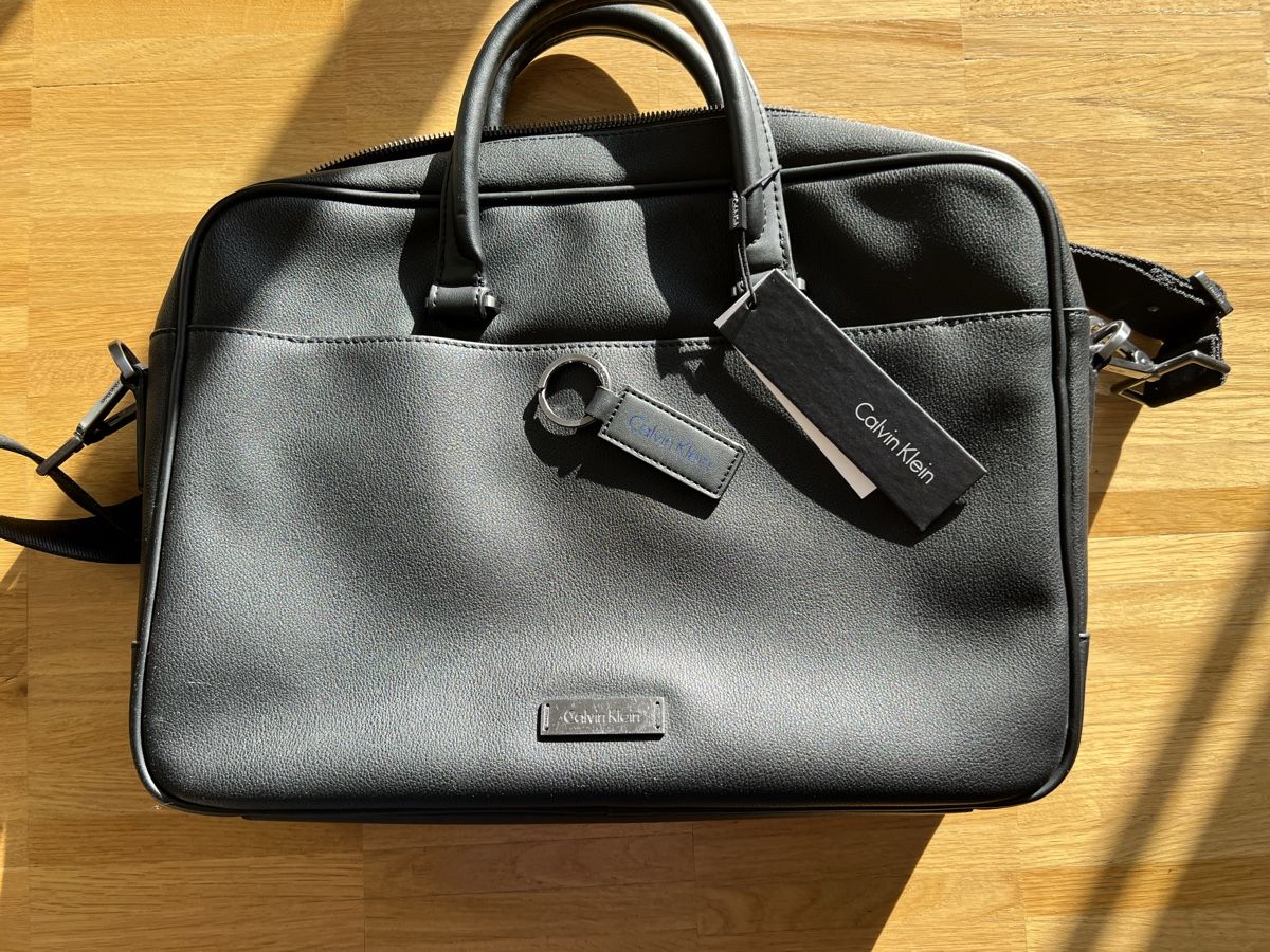 Calvin Klein Valigie & Borse: Calvin Klein Leder Aktentasche/Laptoptasche – Nuovo e nell'imballaggio originale da St. Gallen venduto da Mokki2014 1