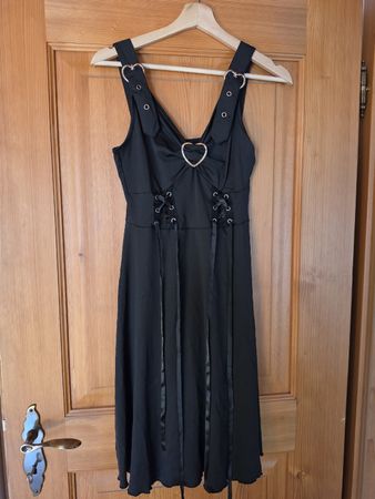 Kleid schwarz mit Schnürung Herzdetail Grösse S 