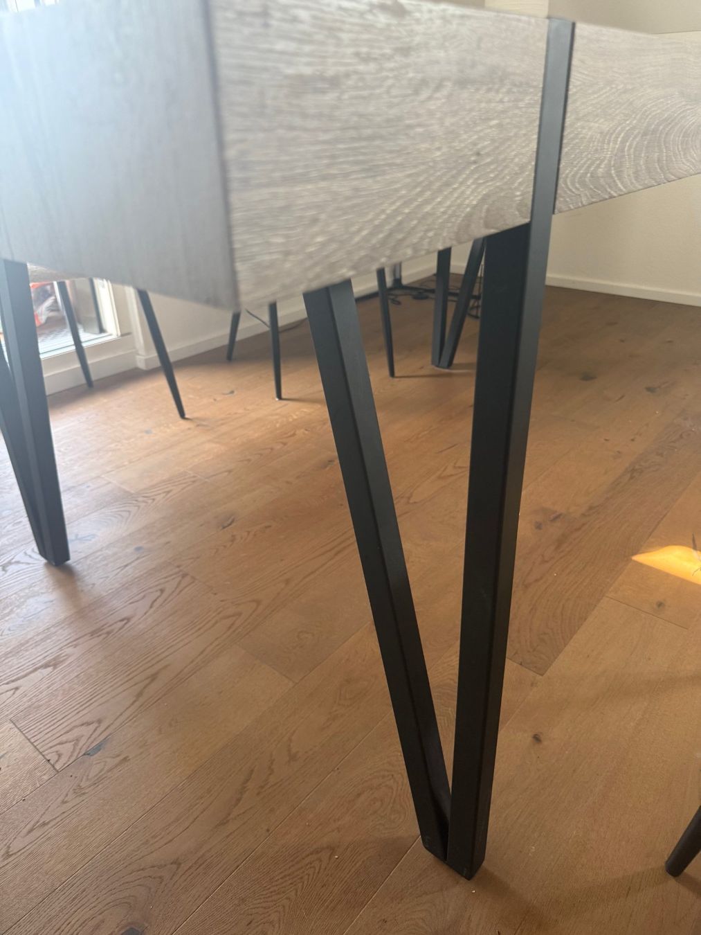 Tables: Moderner Esstisch – D'occasion à Fällanden par lsc_9z5k 1
