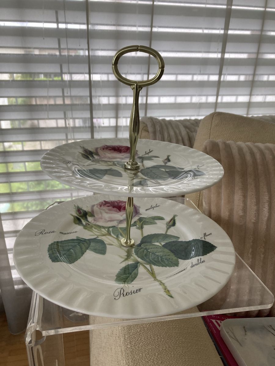 Teller: Etagere Rosen – Gebraucht aus Widen von nigella90 1