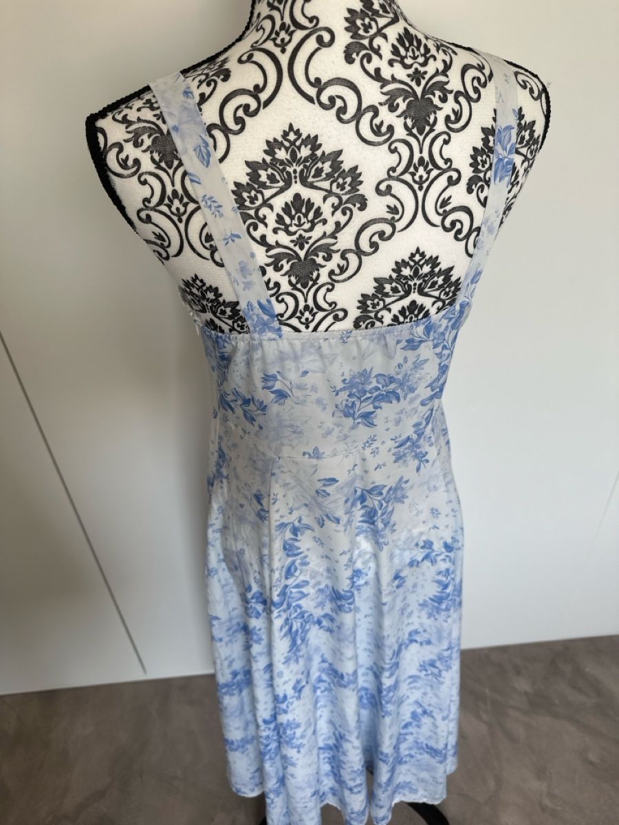 Kleider: Kleid Blumenmuster blau weiss Grösse S – Gebraucht aus Dietikon von vithya88 2