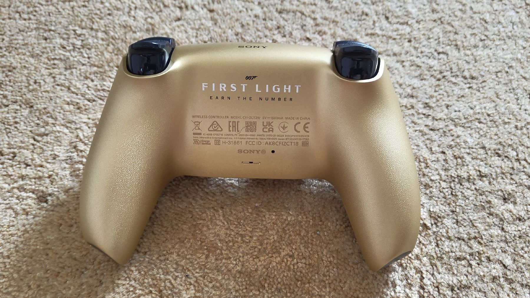 Sony Controller: PS5 Sony DualSense Controller 007 Gold Limited Edition – Neu (gemäss Beschreibung) aus Glattbrugg von har_jgc7 4
