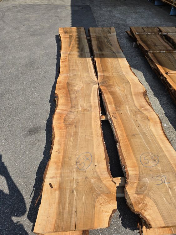 Articoli in legno: Nussbaumbrett Nr.54 – Nuovo (secondo la descrizione) da Lützelflüh-Goldb venduto da ch.waelchli-holz.ch
