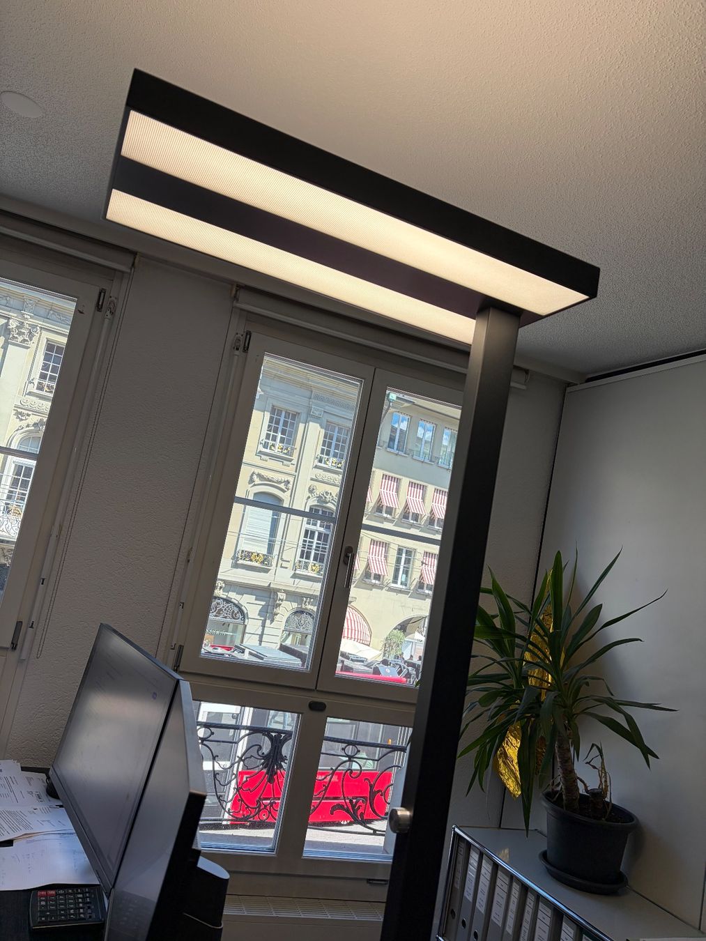 Lampes: Stehlampe LED LANA dimmbar – D'occasion à Madiswil par lucantona7