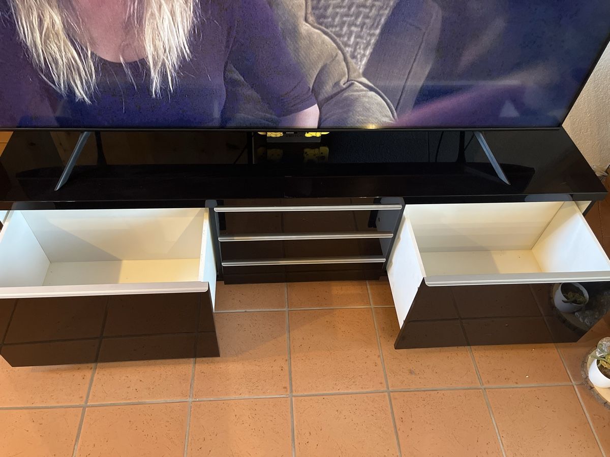 Ikea Mobili TV: IKEA TV-Möbel Besta – Usato da Einsiedeln venduto da sandramon 2