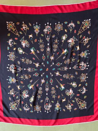 Magnifique foulard  en soie vintage La Belle Créole  Paris