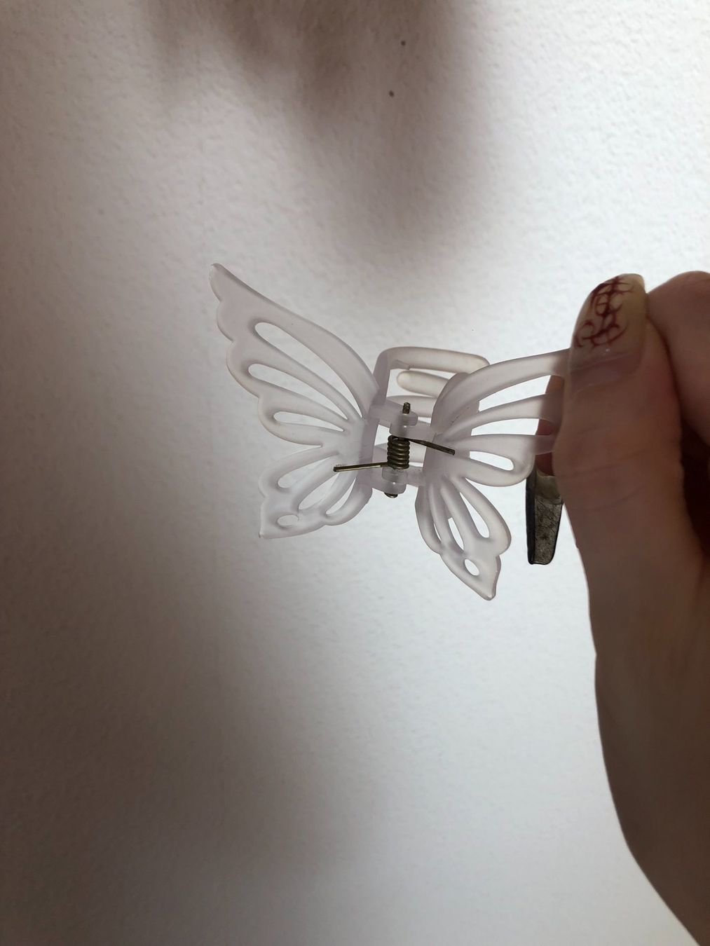 Accessoires pour cheveux: Pince à cheveux papillon translucide – D'occasion à Bulle par sop_ct6x