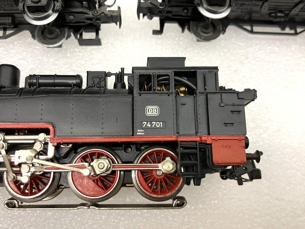 Märklin Modelleisenbahnen: märklin 3095~ Güterzug mit Dampflok DB 74 701 - ARAL Esso... – Gebraucht aus Thun von retoolinoo 3