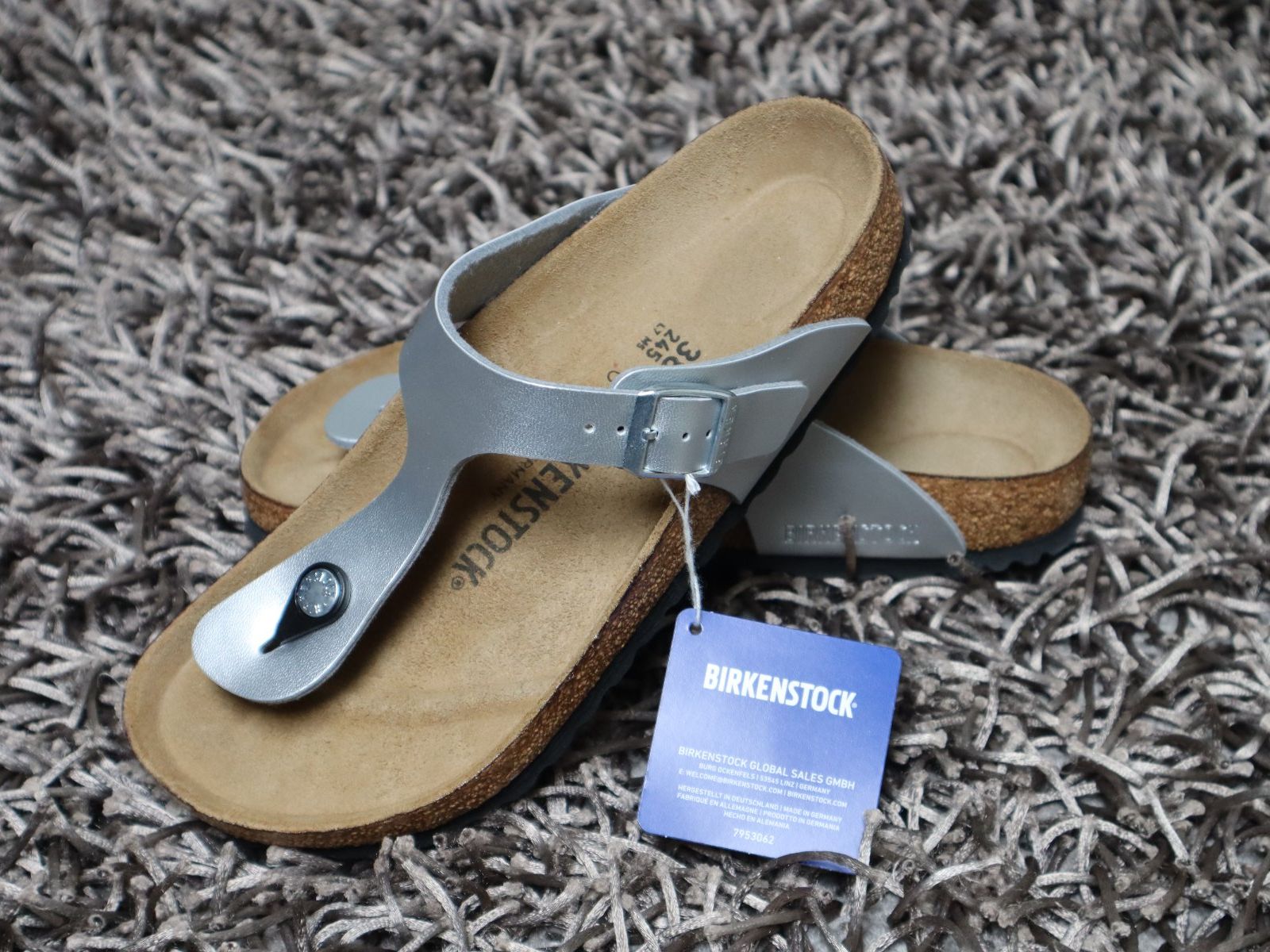 Birkenstock Scarpe da donna: Birkenstock, Gizeh, Gr. 38, silber, NEU – Nuovo e nell'imballaggio originale da Wattwil venduto da glueck 1