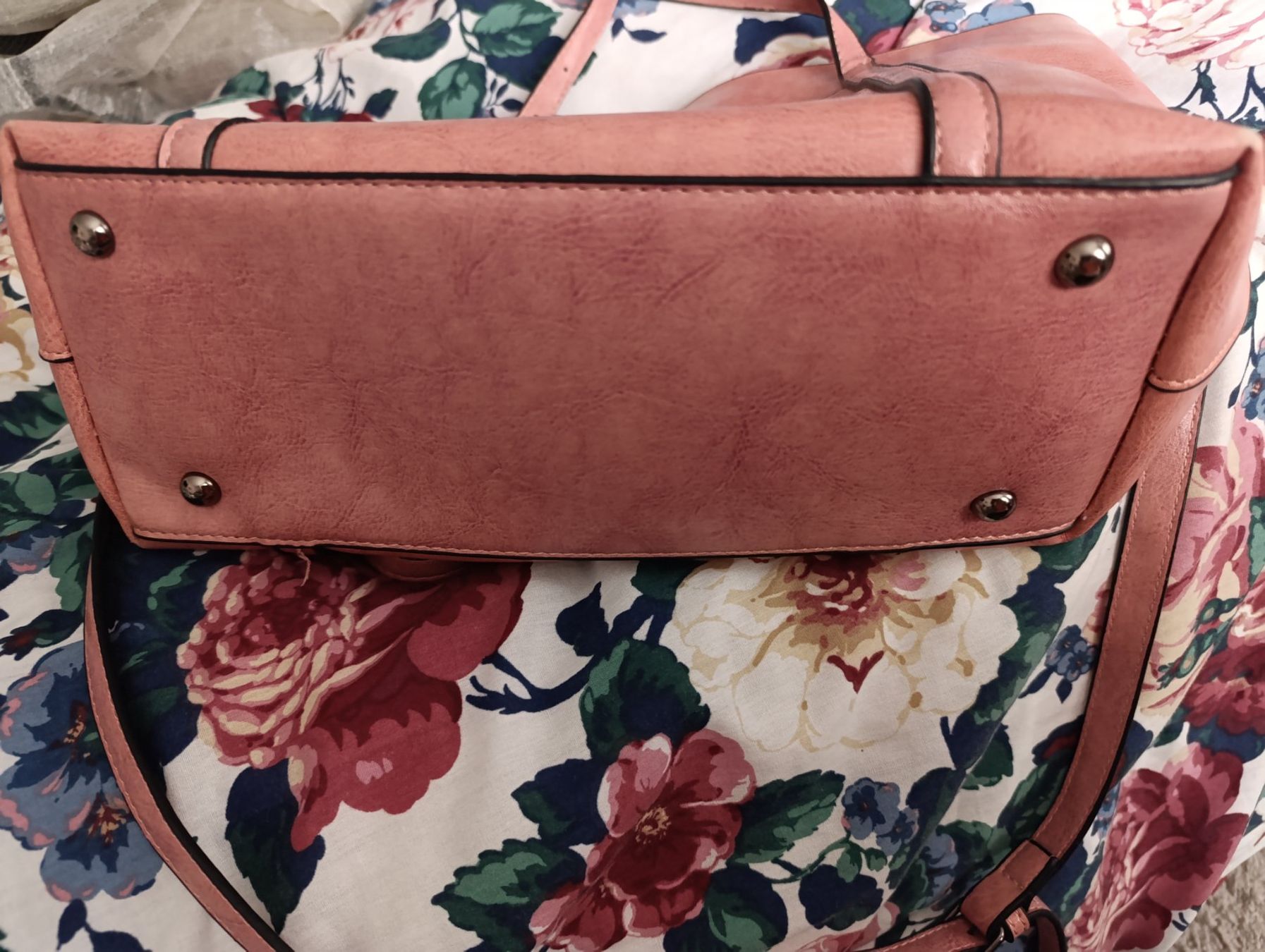 Taschen für Damen: Sac à bandoulière rose – Gebraucht aus St-Cergue von Neviana 2