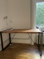 Schreibtisch 