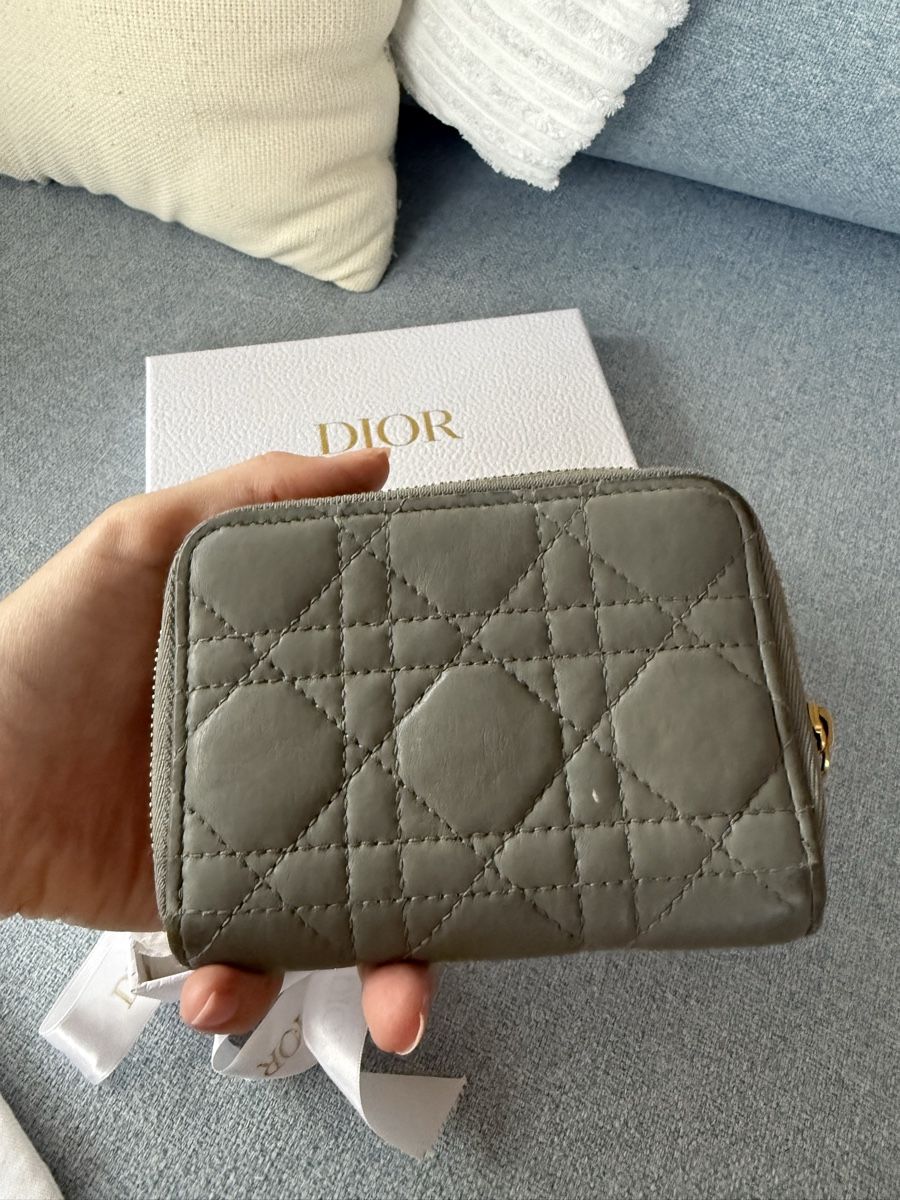 Dior Portemonnaies: Dior CARO Wallet in Grauem Leder – D'occasion à Bottmingen par Itsclaire 4