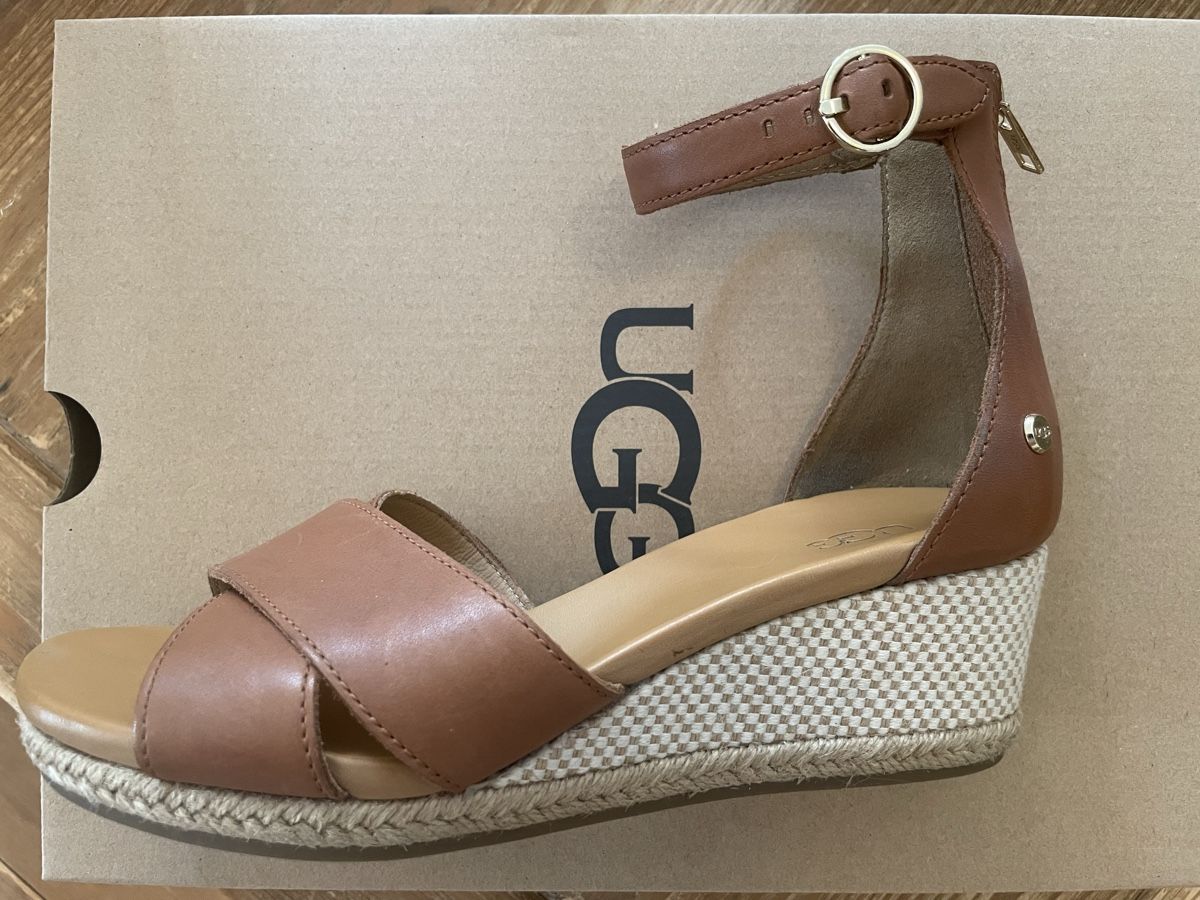 Ugg Scarpe da donna: UGG Sandalen – Nuovo (secondo la descrizione) da Casaccia venduto da Abc0376 3