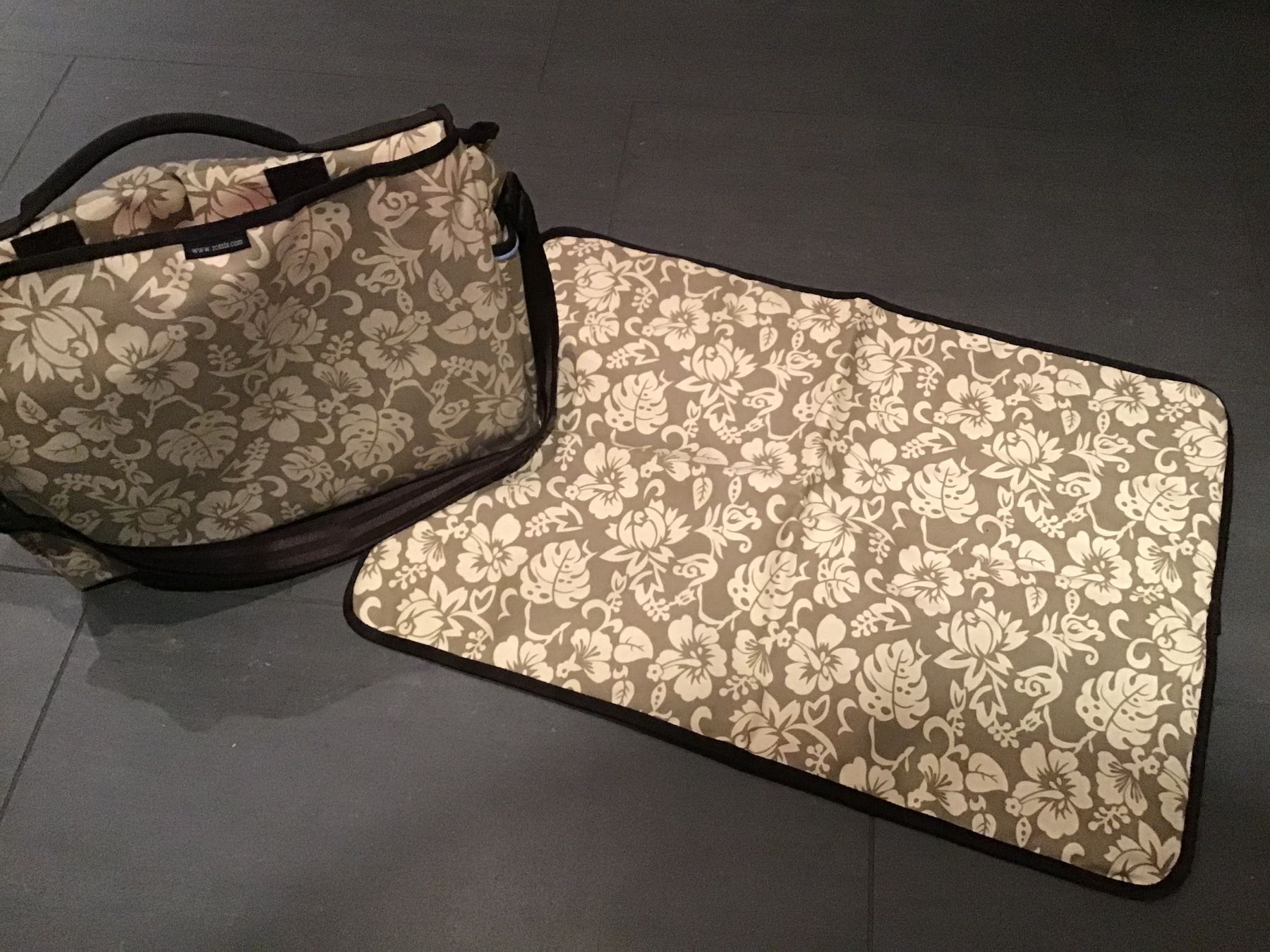 Rossis Kindertaschen: Wickeltasche inkl. Wickelunterlage – Gebraucht aus Zeihen von coke.chips 4
