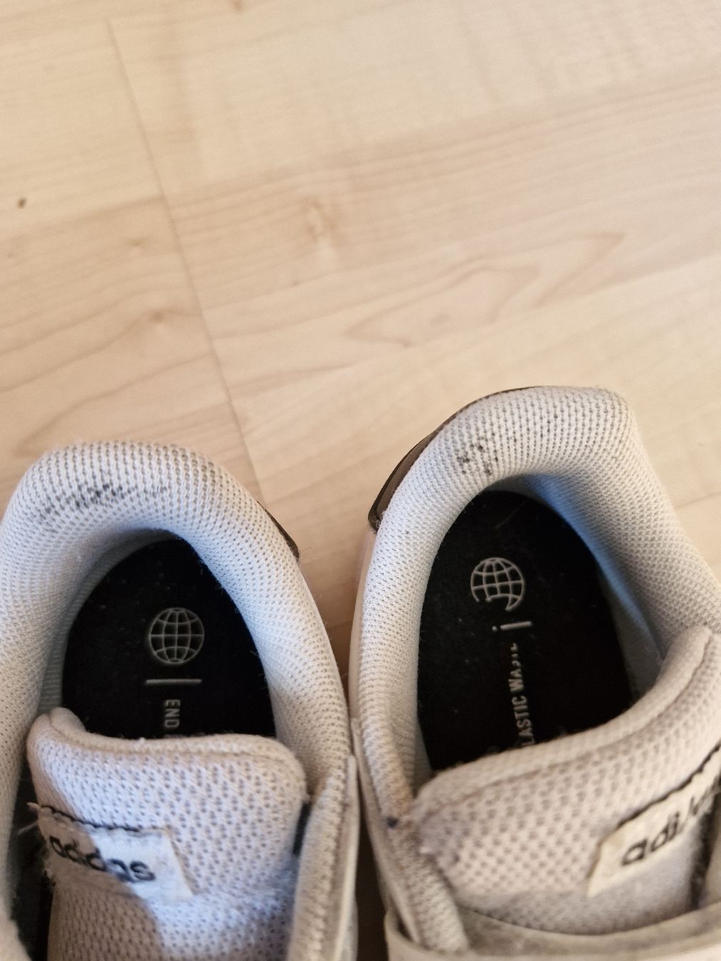 Adidas Scarpe per ragazzi: Turnschuhe Gr.27 – Usato da Disentis/Mustér venduto da epa_862v 3