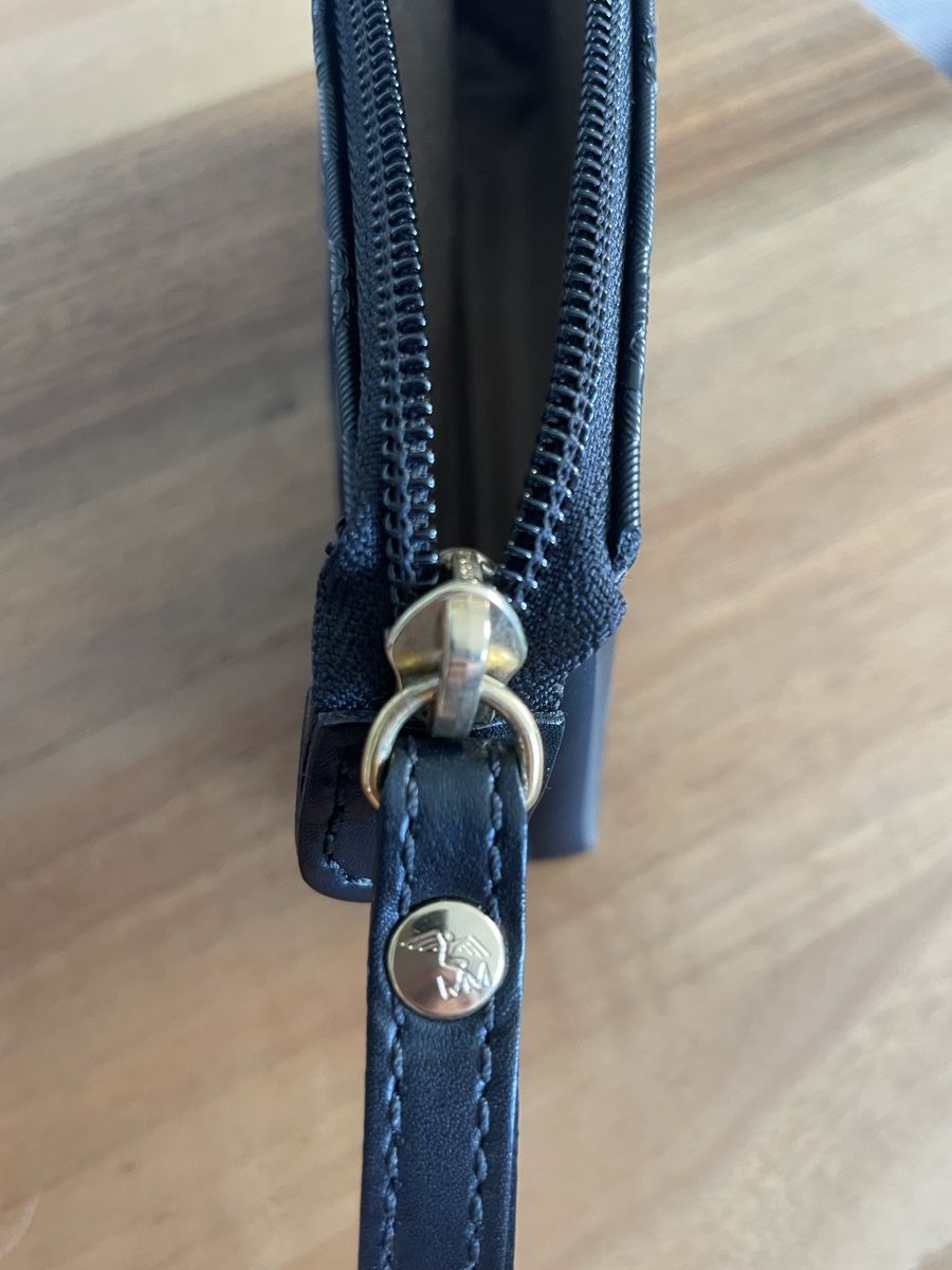 Maison Mollerus Taschen: Maison Mollerus Clutch mit Handschlaufe – Gebraucht aus Schönenberg ZH von Zaubermuus 2