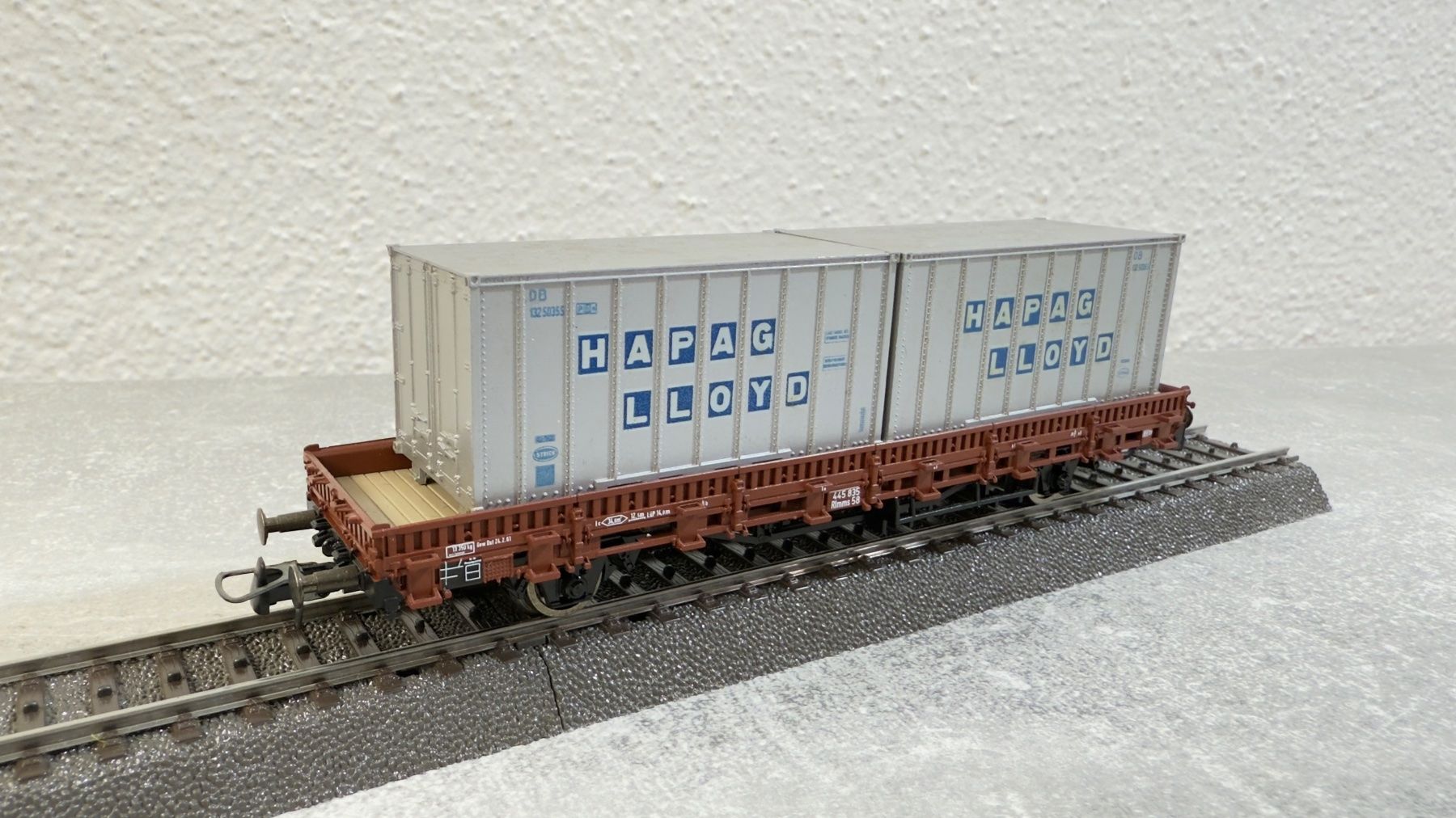 Roco Modellini di ferrovie: Roco Flachwagen mit HAPAG LLOYD Ladung H0 / AC – Usato da Schlieren venduto da rat_lq6b 5