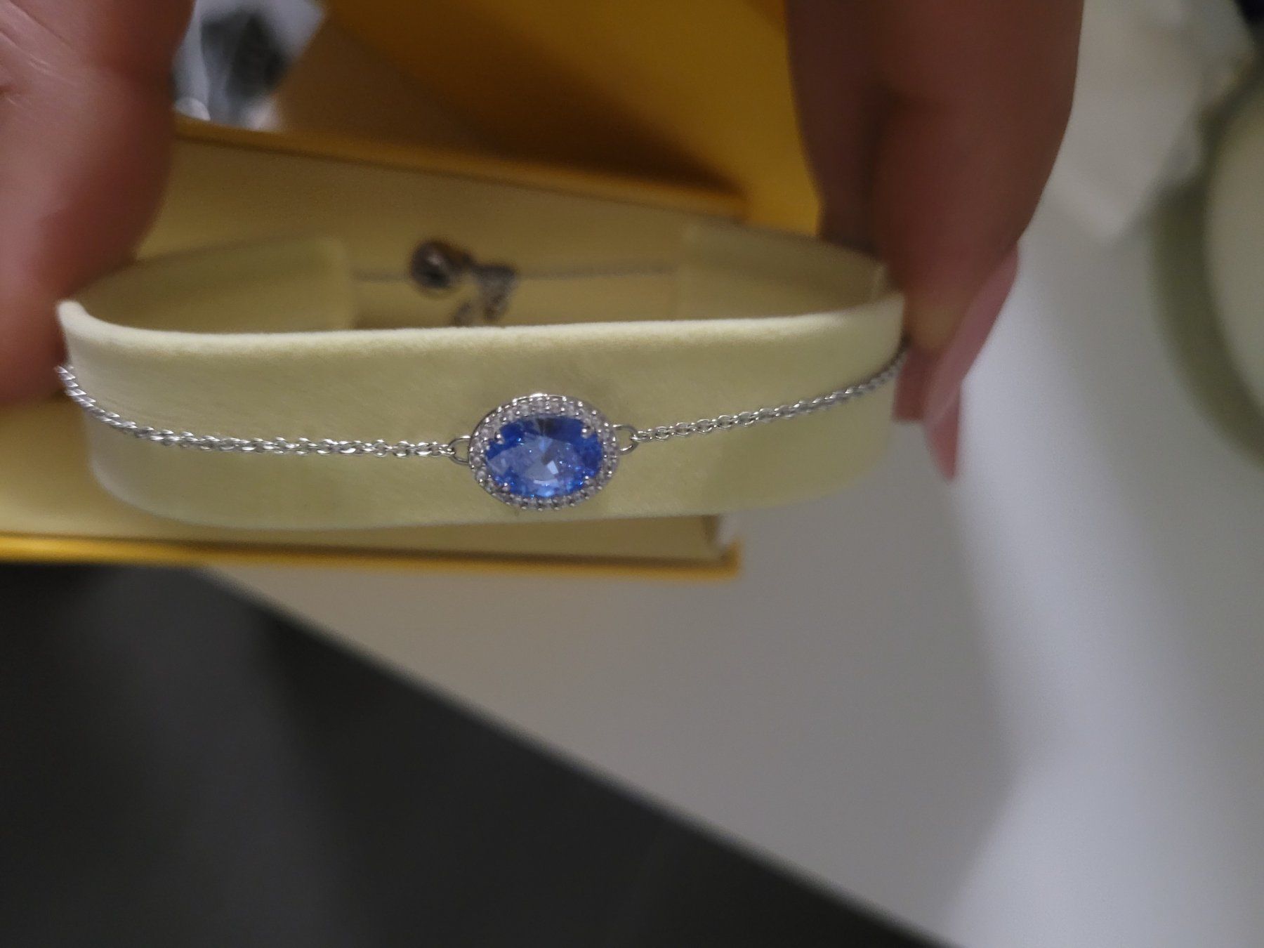 Swarovski Bracciali & Braccialetti: Swarovski Armband Silber mit hellblauem Stein, verstellbar – Nuovo e nell'imballaggio originale da Stadel venduto da Rafaela__8 1