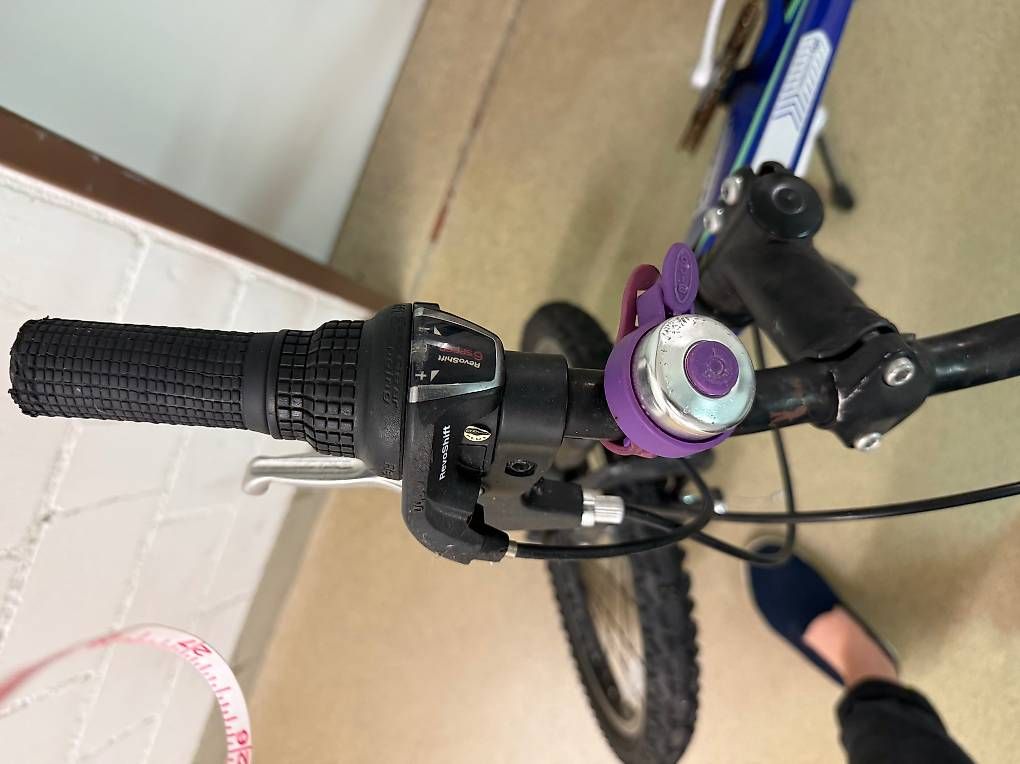 Velos: Velo for kids 6-10years old  – Gebraucht aus Schindellegi von hor_ll8f 3