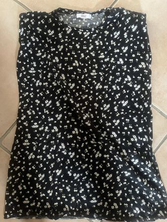 ONLY Robe fleuri noire et blanche taille L bon état