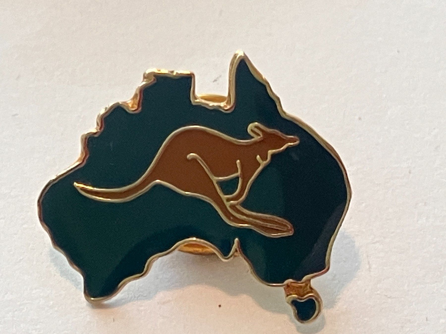 Placchette & Badge: 1 Pin Australien Känguruh – Usato da Basel venduto da djwwpp