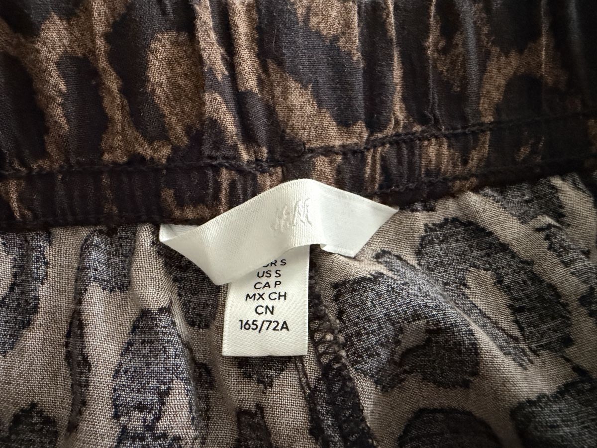 H&M Pantaloni: H&M Leo pants S – Usato da Buchrain venduto da Jasikistler 4
