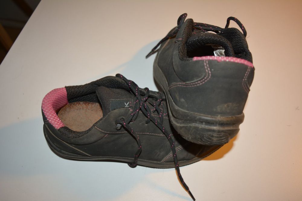 Dajingkj Sicherheitsschuhe Damen Mit Stahlkappe - Leicht & Atmungsaktiv