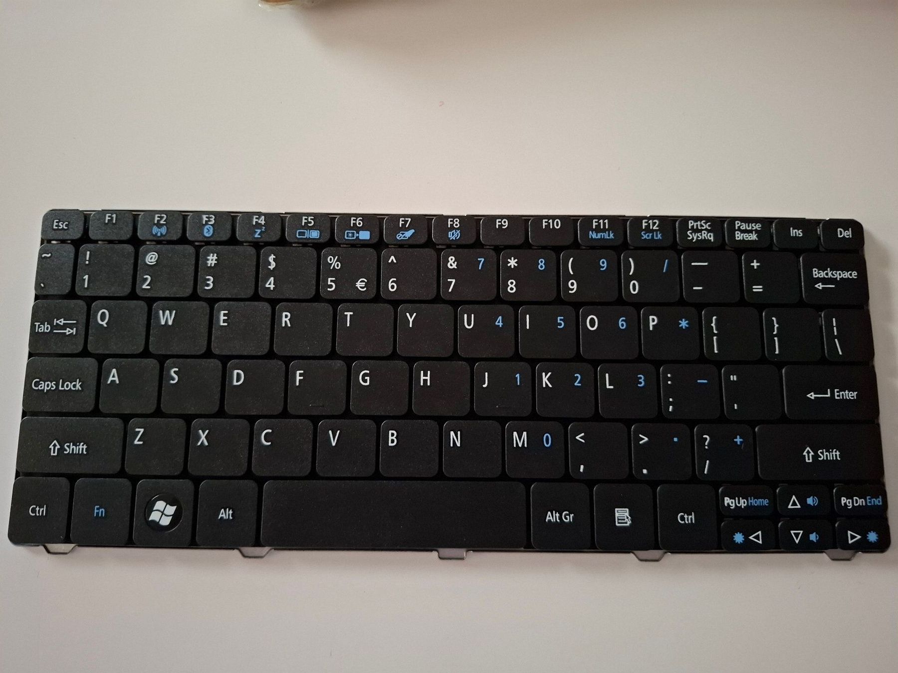 Acer Tastaturen: Clavier, Pour PC Acer Aspire ONE 522 (D) – Gebraucht aus Marin-Epagnier von Riccardo04