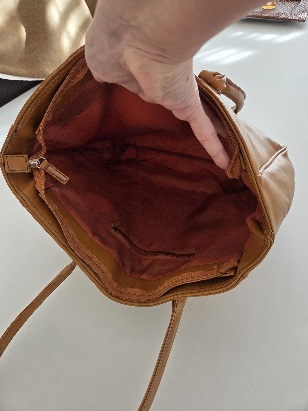 Borse da donna: Elegante Handtasche aus Kunstleder – Usato da Stans venduto da chessy. 3
