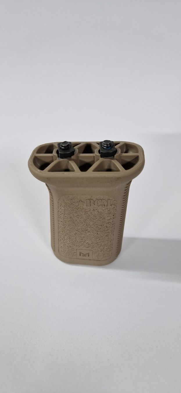 Wandhalterungen: BCM Gunfighter Grip M-lok Handstop – Gebraucht aus Zernez von Speed79 1