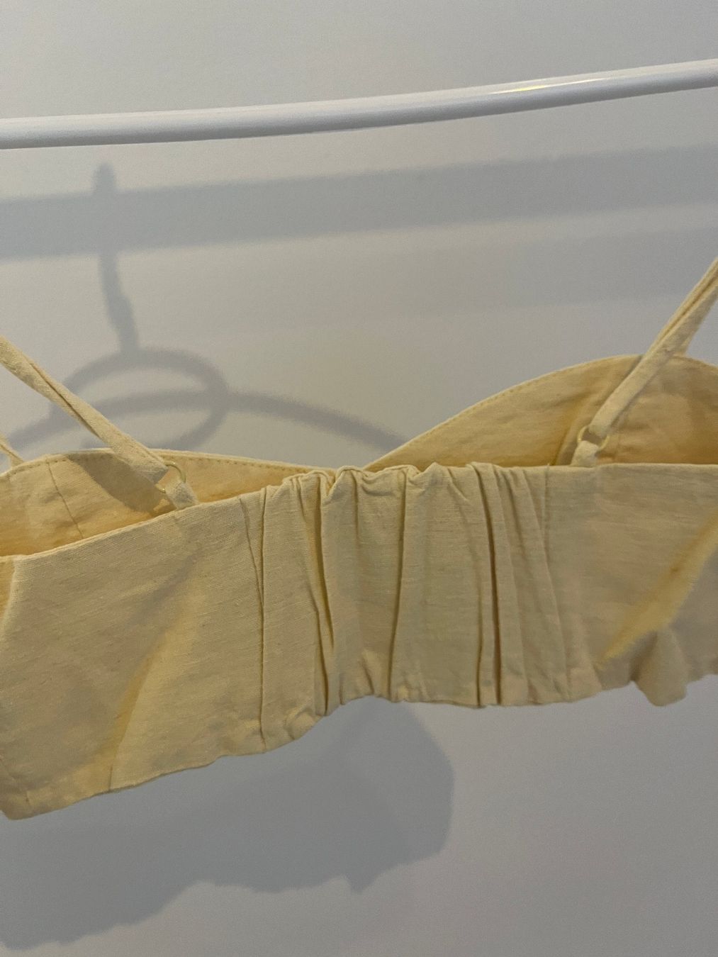 Na-kd Top: Haut à bretelles jaune pastel – Usato da Savagnier venduto da taianab 5
