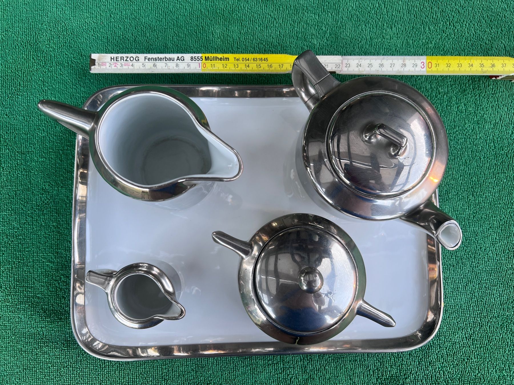 Geschirrsets: Kaffeegeschirr Set 5-teilig versilbert Keramik mit Tablett – Gebraucht aus Steckborn von Holiday66 1